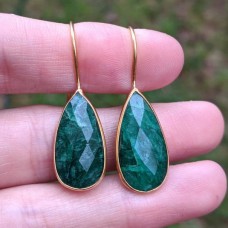 Emerald corundum pear silver gold plated earring